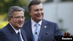 Bronislaw Komorowski və Viktor Yanukovych