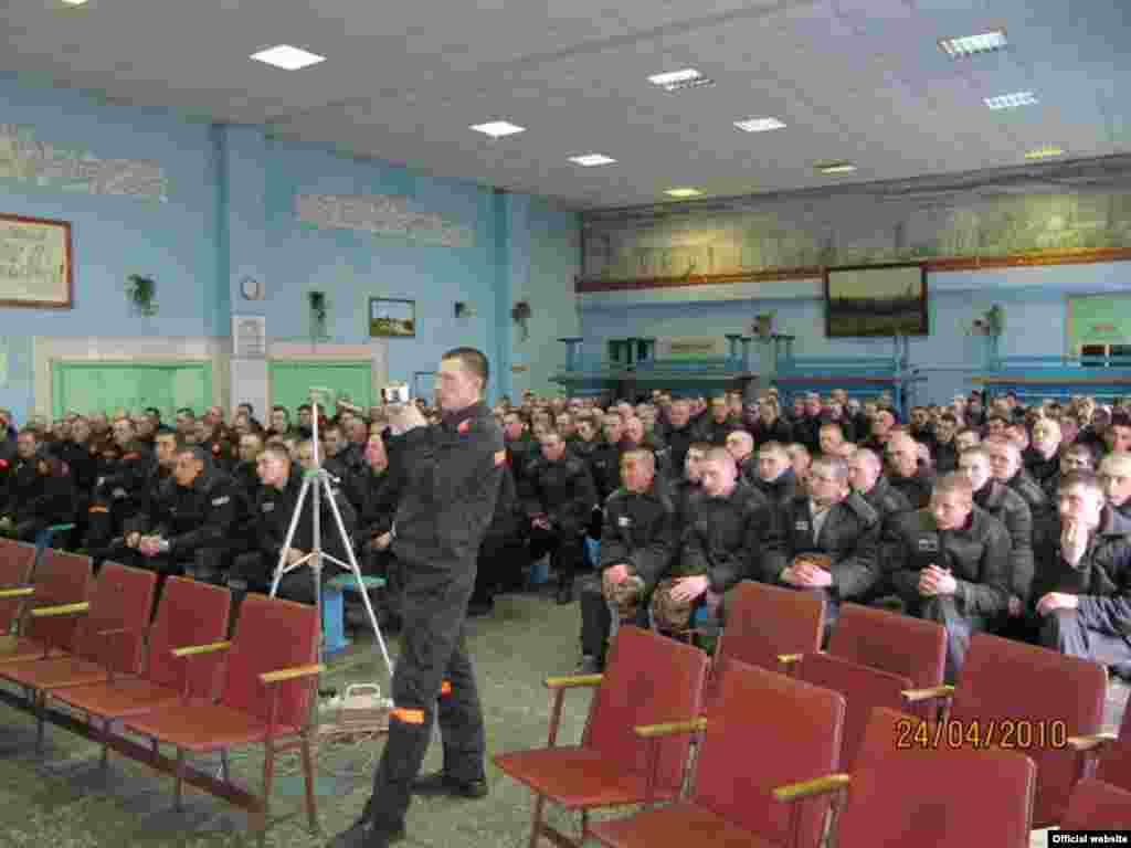 24.04.2010 в ФБУ ИК-7 г.Сегежа в честь предстоящего празднования 65-летия Победы в Великой Отечественной Войне над фашисткими захватчиками состоялся совместный концерт патриотической песни хора Ластухиной (г.Сегежа) и музыкальной группы «ИК-7»