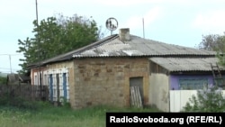 В поселке – много заброшенных домов