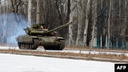 Российский танк T-72 в Донецке. 26 ноября 2014 года