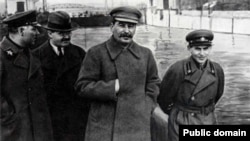 Большевистские вожди в 1937 году: Ворошилов, Молотов, Сталин, Ежов (слева направо)