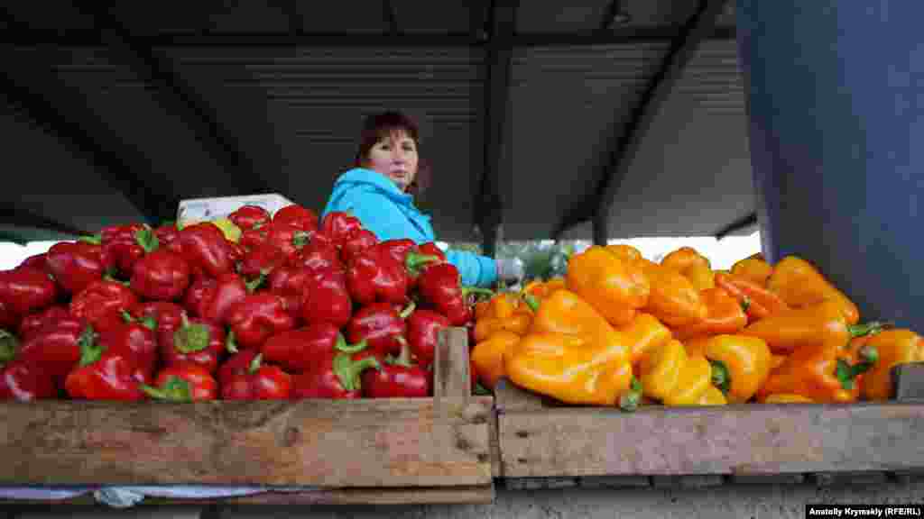 Продавщица сладкого перца