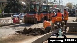 Успеть к концу осени: ремонтный коллапс на дорогах Симферополя (фотогалерея)